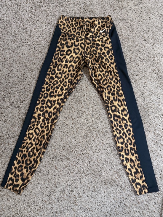 Nike Pants - Nike Dri-Fit Leopard Print High-Waist Leggings with Black Side Panels XS
